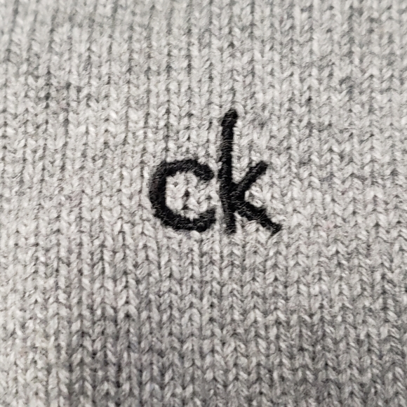 Sweater - Picture 5 of 8